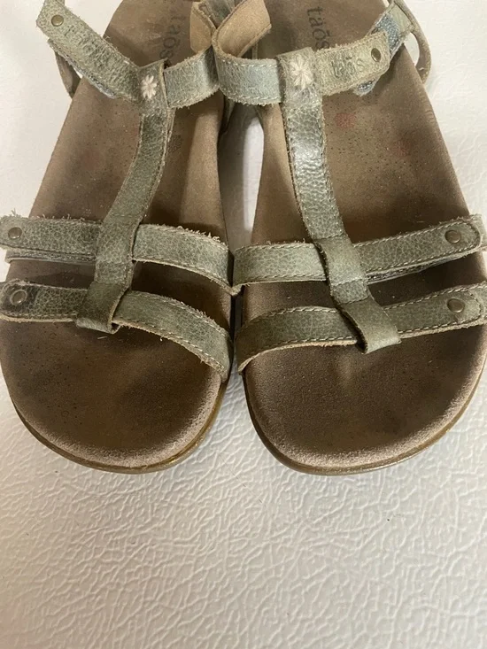 Taos Women's Green Leather Sandals. Good Condition. Size 6. - Picture 3 of 10